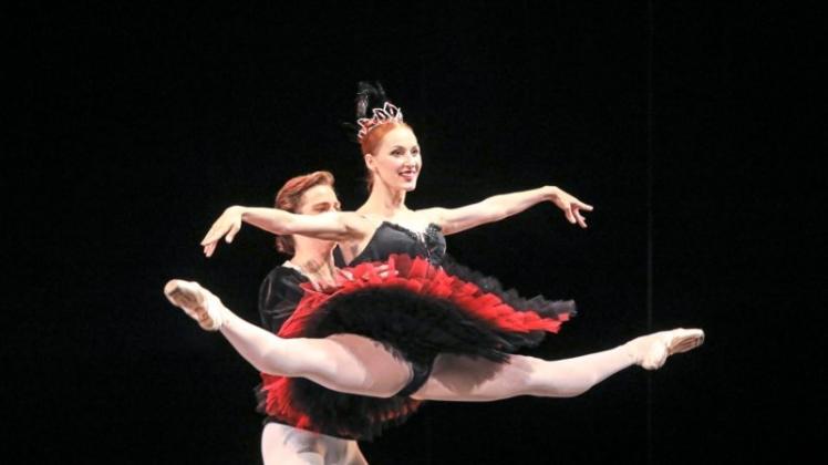 Schwanensee tanzten Marina Kudryashova und Oleg Rogachev bei der ínternationalen Tanzgala im Theater am Domhof. 