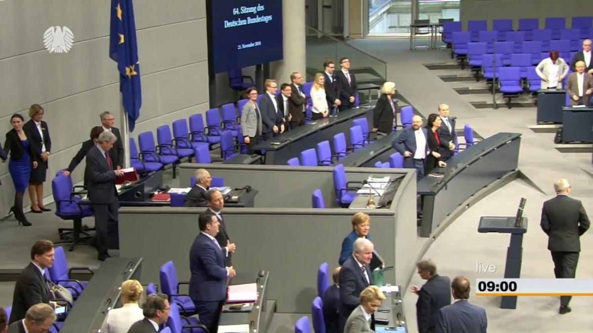 Schlagabtausch Im Bundestag Zu Merkels Politik | NOZ