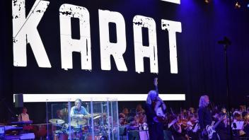 Zusammen mit sieben Chören gab Karat zum Stadtgeburtstag ein Konzert. 