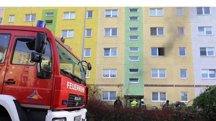 Brennende Küche löst Feuerwehreinsatz in Rostock aus