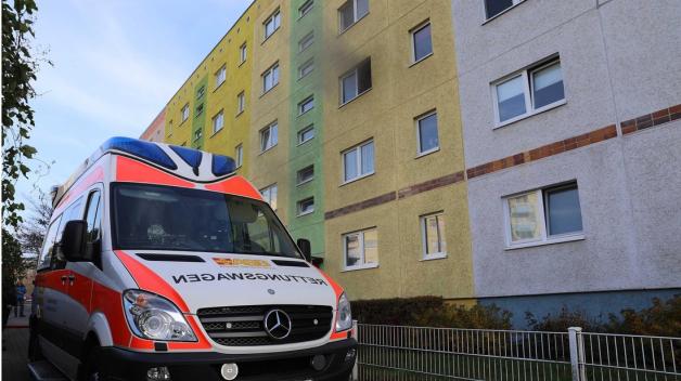 Brennende Küche löst Feuerwehreinsatz in Rostock aus Brennende Küche löst Feuerwehreinsatz in Rostock aus