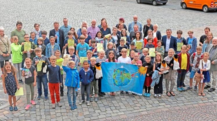 Ganz viel Energie gespart: Die Schüler von 22 Osnabrücker Schulen haben sich im vergangenen Jahr für den Klimaschutz eingesetzt. Dafür wurden sie am Dienstag mit Urkunden und Preisgeldern ausgezeichnet. 