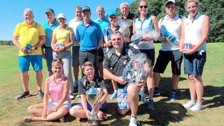 Geehrt: die Sieger und Platzierten des „Rider Team Cups 2018“ im Golfclub Oldenburger Land. 