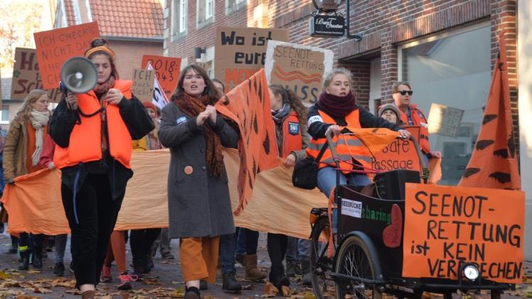 Demo In Lingen Gegen Kriminalisierung Von Seenotrettung Im | NOZ