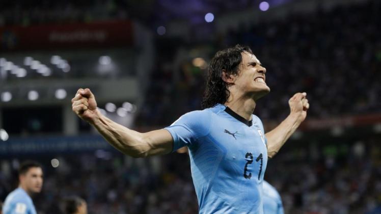 Mit seinen zwei Treffern schießt Edson Cavani Uruguay ins Viertelfinale der WM 2018. Foto: dpa/Andre Penner/AP