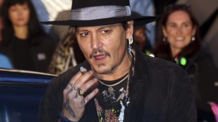 Der US-amerikanische Schauspieler Johnny Depp spicht beim Glastonbury Festival. Foto: dpa