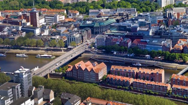 Bremens Brücken (hier im Bild: die Bürgermeister-Smidt-Brücke und der Teerhof) sind sicher. Doch es gibt auch Sorgenkinder wie die Stephanibrücke. Foto: imago/blickwinkel