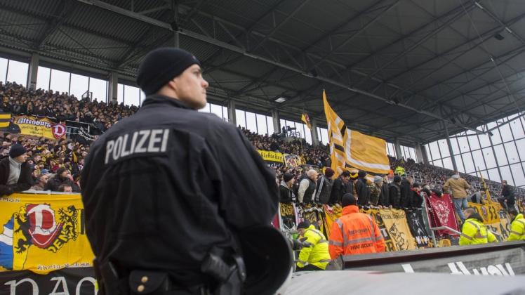 Das Spiel zwischen Dynamo Dresden und dem Hamburger SV wird abgesagt. Foto: imago/Robert Michael