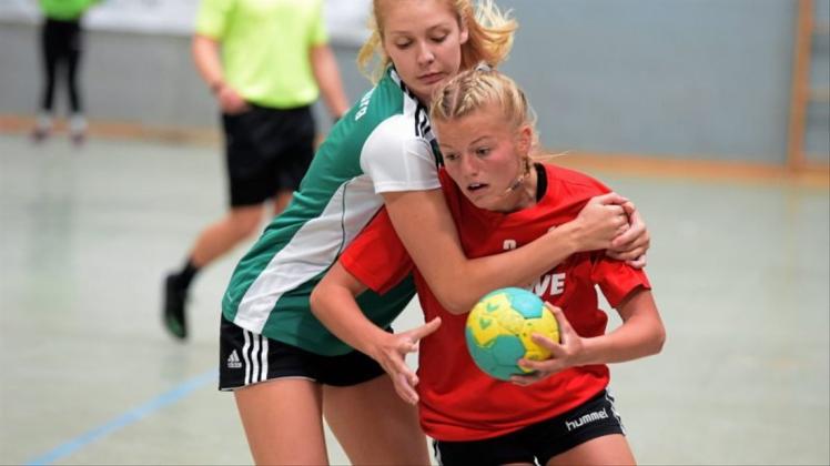 Sind mit zwei Siegen in die Oberliga-Vorrunde gestartet: die C-Jugend-Handballerinnen der HSG Delmenhorst um Camille Fiedler. 