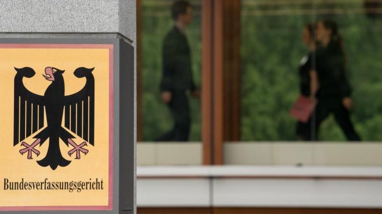 Das Bundesverfassungsgericht in Karlsruhe wies vier gegen das Streikverbot gerichtete Verfassungsbeschwerden zurück. Foto: dpa