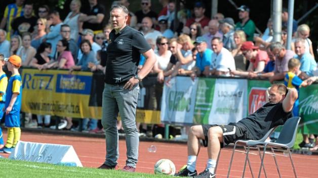 Gesprengtes Erfolgsduo: Trainer Jürgen Hahn (links) wurde beim SV Atlas nach viereinhalb Jahren überraschend entlassen, sein langjähriger Co und Kumpel Marco Büsing darf bleiben. 