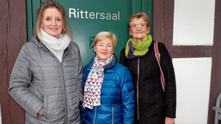 Das ehrenamtliche Team des Gesundheitstreffs Lemförde bestehend aus Anne Hoppe (von links), Karin Framke und Annegret Jaquet-Nitschke lädt auch für 2019 zu einer interessanten Vortragsreihe in den Lemförder Rittersaal ein. 