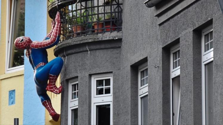 Über viele Jahre ein Hingucker: Spiderman an einer Hausfassade an der Bahnhofstraße in Delmenhorst. 