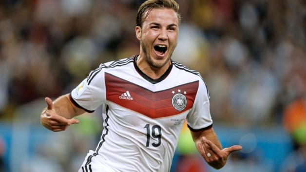 Mario Götzes beim Jubellauf nach seinem Siegtreffer gegen Argentinien. Mario Götzes beim Jubellauf nach seinem Siegtreffer gegen Argentinien.