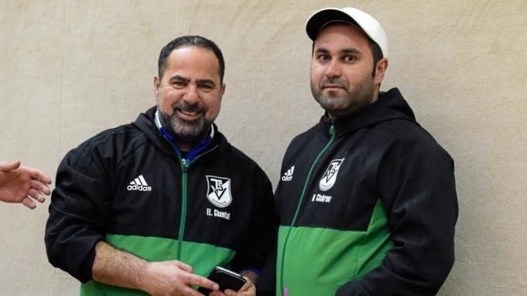 Vorgänger und Nachfolger: Chawkat El-Hourani (links) wurde von Mohamed Charour als Trainer des Fußball-Kreisligisten TSV Ippener abgelöst. 