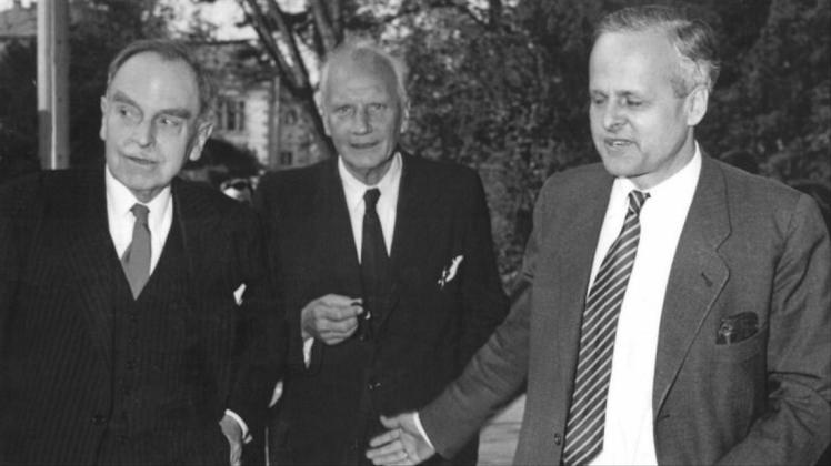 Mit der „Göttinger Erklärung“ 1957 gaben 18 Naturwissenschaftler, darunter (v. l.) Otto Hahn, Walther Gerlach und Carl Friedrich von Weizsäcker, den Anschub für die Bewegung „Kampf dem Atomtod“. 