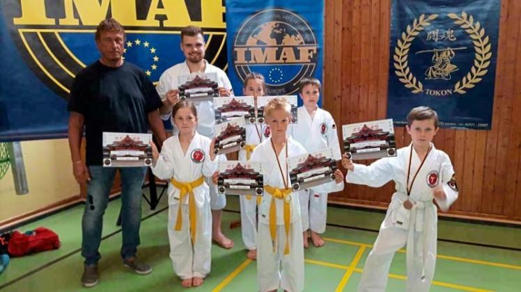 Zwei erste Plätze erreichten die Karate-Kämpfer des Karate-Clubs Okinawa Bad Zwischenahn-Hude. Ben Lücking und Diana Arzamastseva dürfen damit zur Europameisterschaft fahren. 
