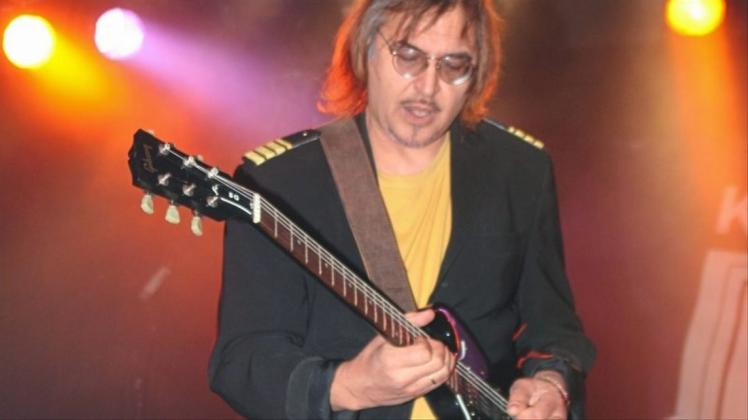 Der Lindenberg-Gitarrist Hannes Bauer tritt in Stuhr auf. 