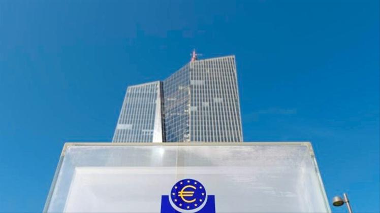 Immer mehr Banken geben Strafzinsen der Europäischen Zentralbank (EZB) an Kunden weiter. 