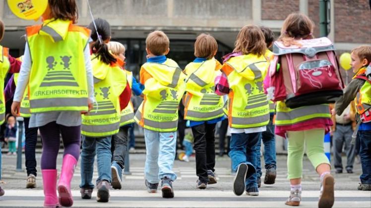 Der Kinderarzt Johann Böhmann erklärte, dass nur eine Änderung des Lebensstils Übergewicht bekämpfen könne. Der Kinderarzt Johann Böhmann erklärte, dass nur eine Änderung des Lebensstils Übergewicht bekämpfen könne.