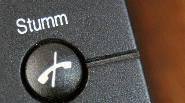 Das Telefon bleibt „stumm“, das Internet ist abgeklemmt – und keiner will es gewesen sein. Das Telefon bleibt „stumm“, das Internet ist abgeklemmt – und keiner will es gewesen sein.