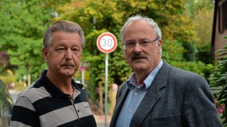 Mehr Tempo 30 auf dem Trendelbuscher Weg: (von links) Hubertus Schmidt und Willi Söhner, Sprecher der Bürgerinitiative. Archivfoto: Thorsten Konkel