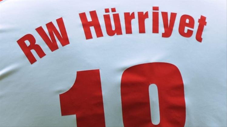 Der Fußball-Kreisligist RW Hürriyet Delmenhorst hat einen neuen Trainer: Murat Turan wird die Mannschaft übernehmen. Der Fußball-Kreisligist RW Hürriyet Delmenhorst hat einen neuen Trainer: Murat Turan wird die Mannschaft übernehmen.