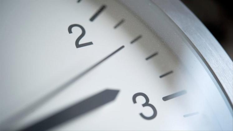 Am 28. Oktober wird die Uhr von 3 auf 3 Uhr zurückgestellt. Diese eine Stunde ist für viele ein streitbares Thema. Symbolfoto: dpa