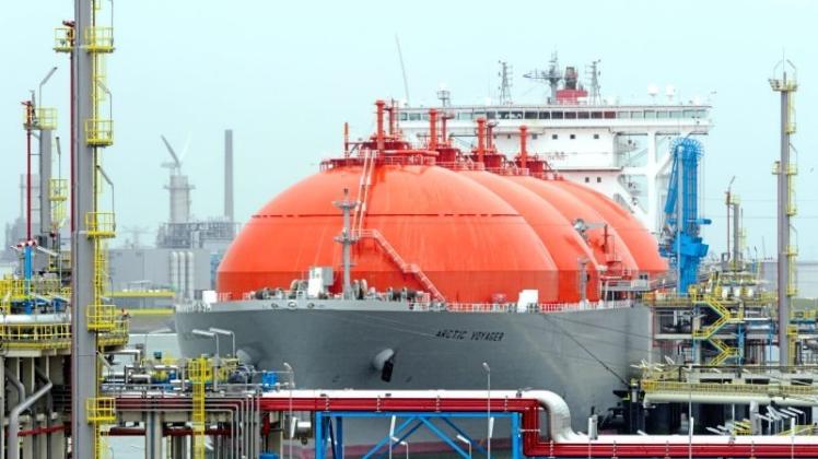 Bislang wird die deutsche Nachfrage nach Import-LNG über den Hafen Rotterdam befriedigt. Geht es nach der Landespolitik, soll sich das ändern. . 