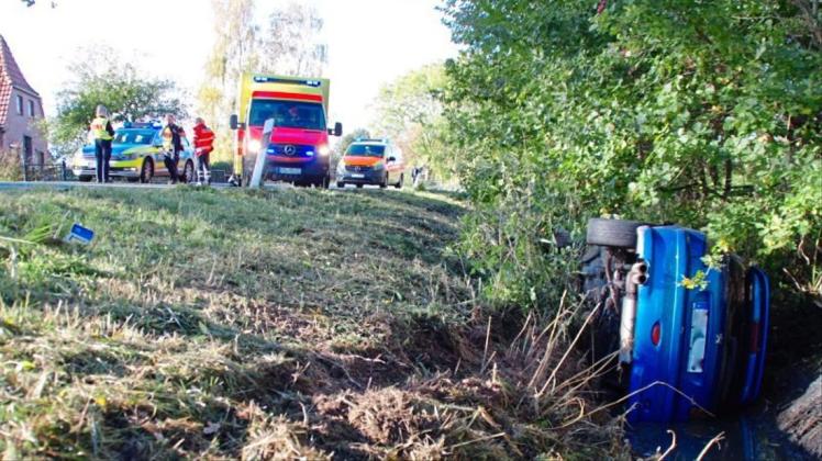 Ein Delmenhorster ist bei einem Unfall bei Lemwerder schwer verletzt worden. 