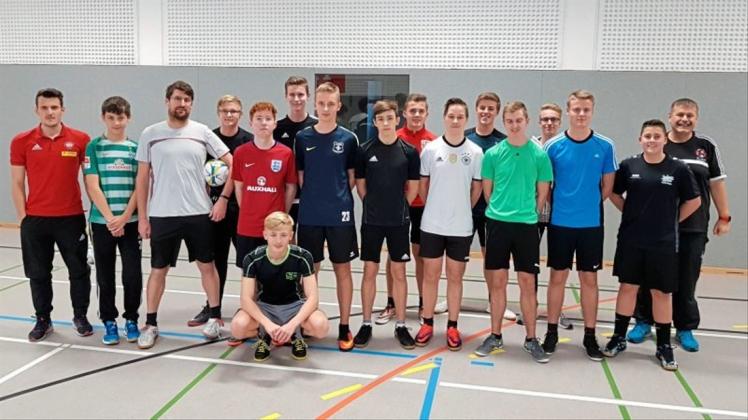 Der Fußballkreis Oldenburg-Land/Delmenhorst freut sich über 15 neue Futsal-Schiedsrichter. 