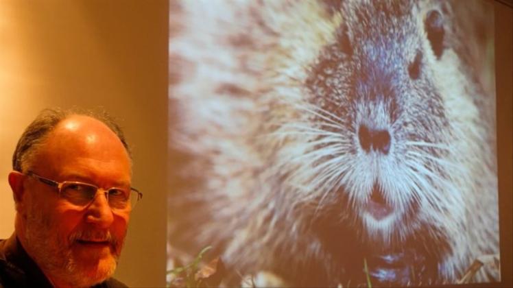 „Man muss sich mit der Nutria arrangieren“: Andreas Schüring in der VHS. „Man muss sich mit der Nutria arrangieren“: Andreas Schüring in der VHS.