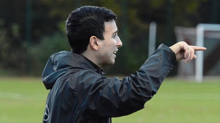 Geht mit unverändertem Kader in den zweiten Teil der Saison 2018/19: Selim Karaca, Trainer des Fußball-Kreisligisten TuS Heidkrug. 