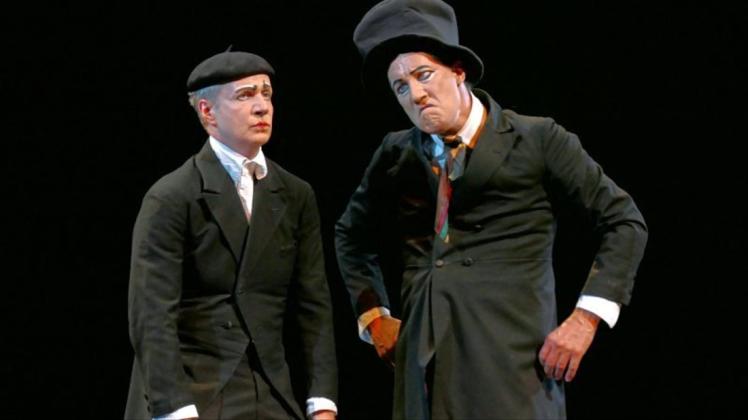 Das Duo Bodecker und Neander gastierte mit Pantomime im Meppener Theater. 