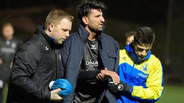 Musa Karli (Mitte) verletzte sich im Testspiel des SV Atlas Delmenhorst beim SC Borgfeld schwer am Ellbogen und fällt lange aus. 
