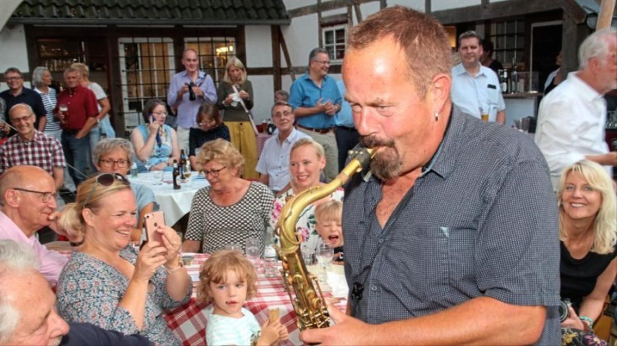 Fulminanter Auftritt Der Tommy Schneller Band Im KuK NOZ