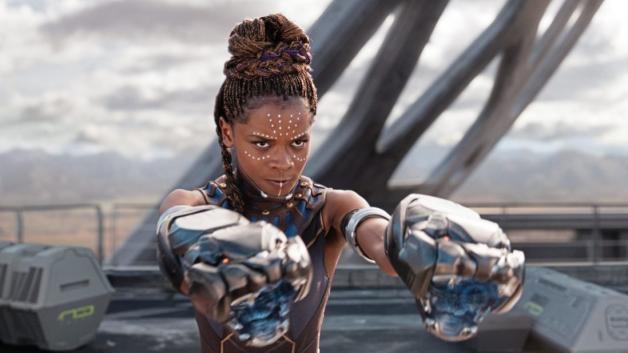 Marvels „Black Panther“: Shuri (Letitia Wright) ist die kleine, aber ganz und gar nicht niedliche Schwester des Helden. 
