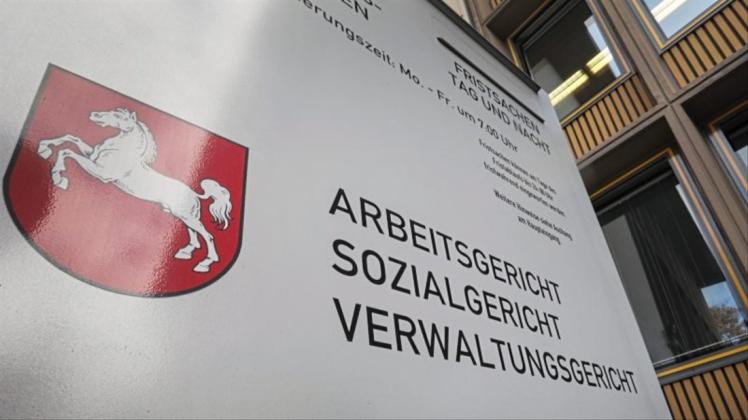 Vor dem Arbeitsgericht Osnabrück geht es um die Klage einer Putzfrau gegen die Firma Piepenbrock. 