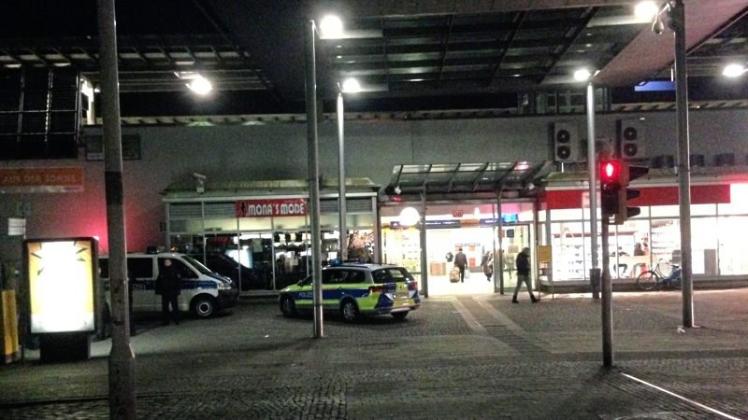 Auch nach dem Pöbel-Vorfall in einer Nordwestbahn, der sich Anfang Januar ereignet hatte, zeigte die Polizei Präsenz am Delmenhorster Bahnhof. 