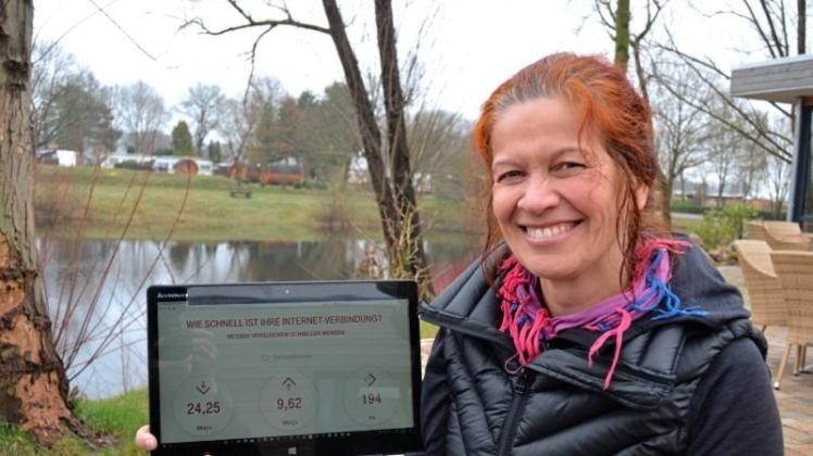 24,25 Mbits beim Download, 9,62 Mbits beim Upload: Diesen Datenfluss gibt es am Falkensteinsee nur an einem Vormittag außerhalb der Campingsaison. Rieke Meiners sehnt für die Platzverwaltung und die Gäste schnelleres Internet herbei. 24,25 Mbits beim Download, 9,62 Mbits beim Upload: Diesen Datenfluss gibt es am Falkensteinsee nur an einem Vormittag außerhalb der Campingsaison. Rieke Meiners sehnt für die Platzverwaltung und die Gäste schnelleres Internet herbei.