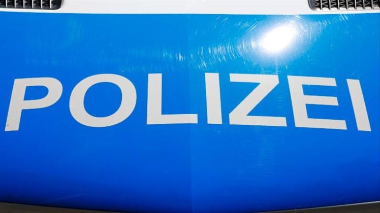 Am Samstag hat die Polizei auf der Dorfstraße in Groß Ippener einen Autofahrer ohne Fahrerlaubnis gestoppt. Symbolfoto: Michael Gründel Am Samstag hat die Polizei auf der Dorfstraße in Groß Ippener einen Autofahrer ohne Fahrerlaubnis gestoppt. Symbolfoto: Michael Gründel