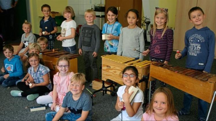 Zweit- und Drittklässler der Grundschule Lange Straße nehmen an einem neuen Musik-Projekt teil. 