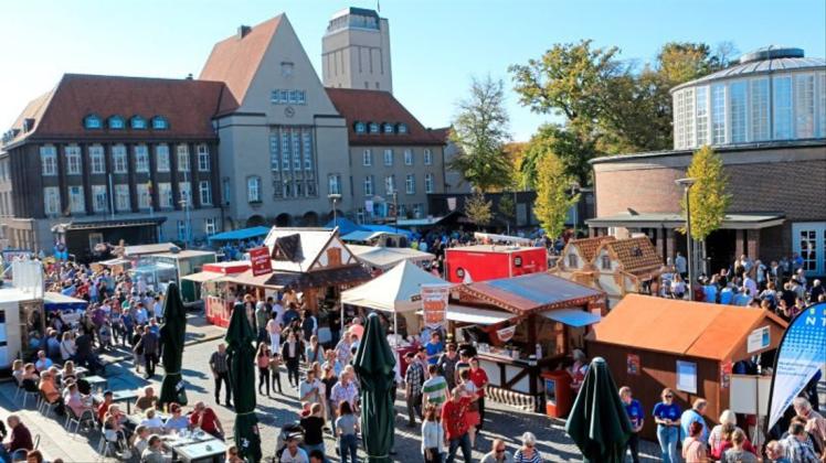 Beim 27. Kartoffelfest strömten die Gäste auch aus dem Umfeld der Stadt in Scharen nach Delmenhorst. Beim 27. Kartoffelfest strömten die Gäste auch aus dem Umfeld der Stadt in Scharen nach Delmenhorst.