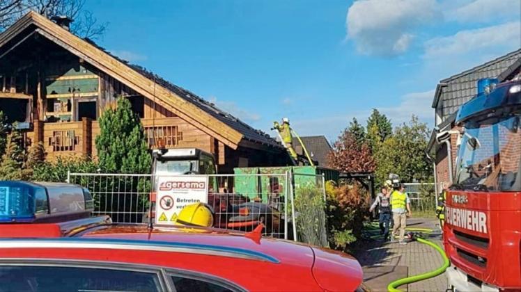 Die Feuerwehr hat am Dienstagabend ein Glutnest in einem Holzhaus  am Dwoberger Heuweg gelöscht. 