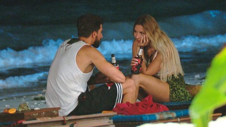 Bachelor in Paradise 2018: Janika und Sebastian daten sich, bevor es zur Katastrophe kommt. 