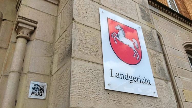 Sind die blutigen Folgen einer Schlägerei vor einer Lingener Diskothek im Januar 2017 aus Notwehr entstanden oder nicht? Diese Frage hat das Landgericht Osnabrück zu klären. 
