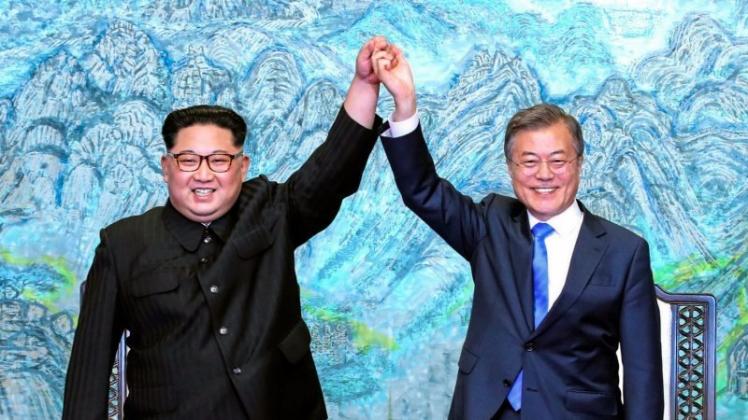Ein neuer Schritt in Richtung Versöhnung: Im April 2018 trafen sich die beiden Staatsoberhäupter des gespaltenen Koreas zu einem ersten Gipfel. 