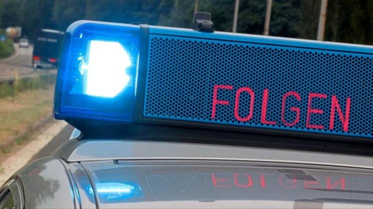 Beim Versuch vor einer Polizeikontrolle zu flüchten, hat ein 45-jähriger Delmenhorster auf der A28 andere Autofahrer gefährdet. Symbolfoto: dpa