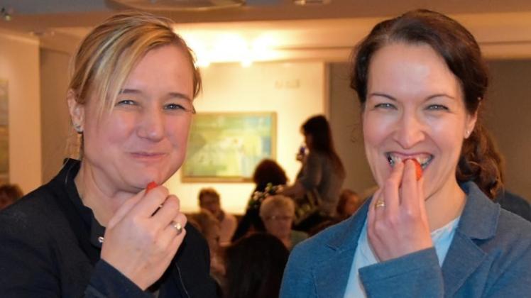 Die neue Gleichstellungsbeauftragte Katrin Gaida-Hespe (links) und Referentin Imke Leith beim Jahresauftakt für Frauen. 