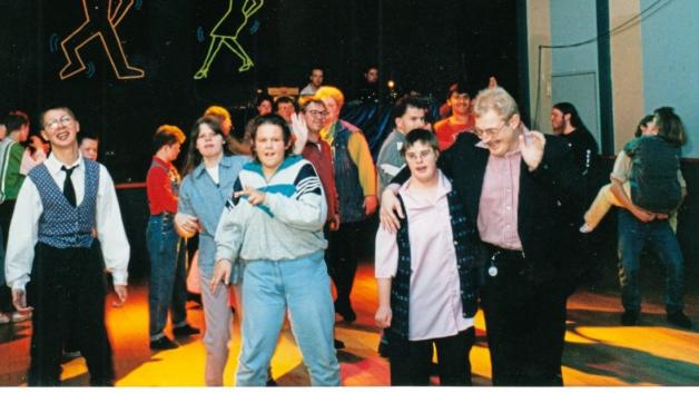 So wurde 1997 in der integrativen Disco „People are People“ in der Villa getanzt. 